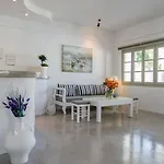Ξενοδοχείο με διαμερίσματα Island House 3*