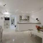 Ξενοδοχείο με διαμερίσματα Island House