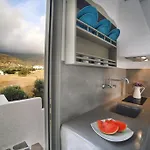 Ξενοδοχείο με διαμερίσματα Island House 3*