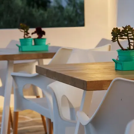 Ξενοδοχείο με διαμερίσματα Island House 3*
