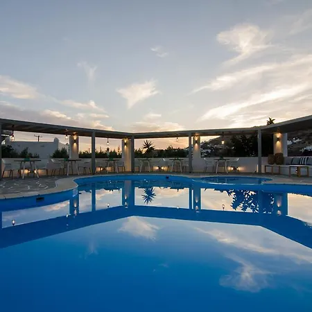 Aparthotel Island House 3*