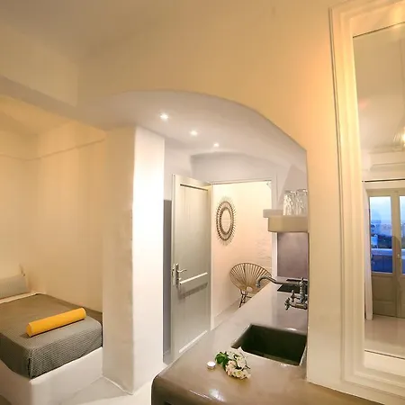 Island House 3* Mylopotas