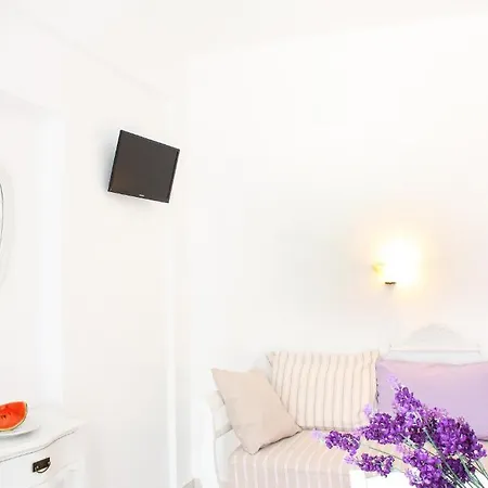 Island House 3* Mylopotas