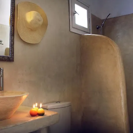 Island House 3* Mylopotas