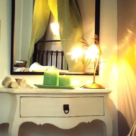 Island House Apartahotel 3*