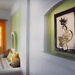 Island House 3*
