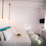 Aparthotel Island House Mylopotas