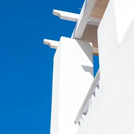 Island House Mylopotas