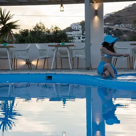 Aparthotel Island House 3*