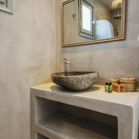 Island House Mylopotas