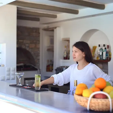 Island House 3* Mylopotas