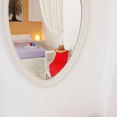 Island House Aparthotel Mylopotas