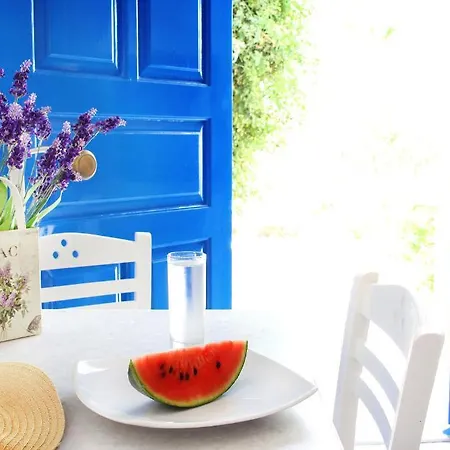 Island House Aparthotel Mylopotas