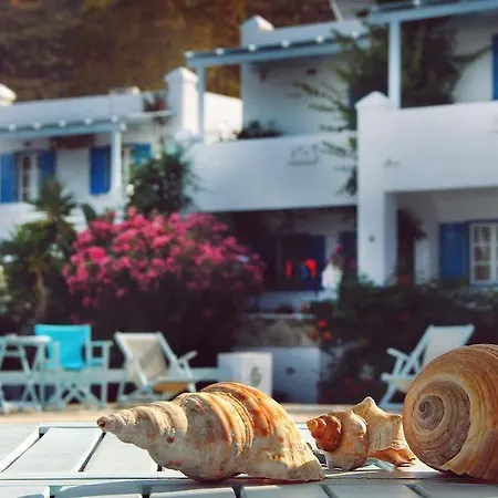 Island House 3* מילופוטאס