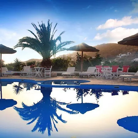 Island House Aparthotel 3*