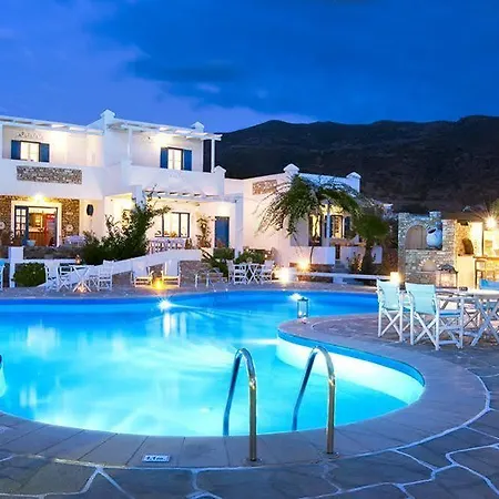 מלון דירות Island House 3*