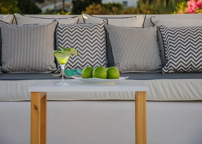 Aparthotel Island House Mylopotas