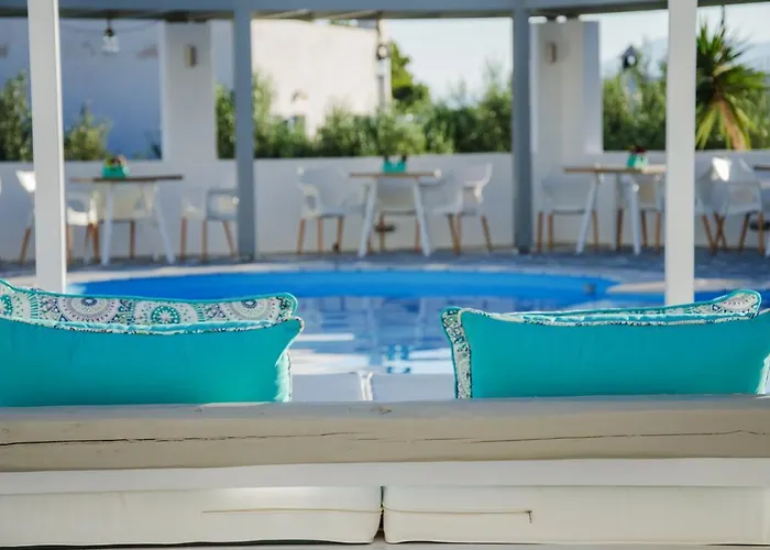 Aparthotel Island House Mylopotas