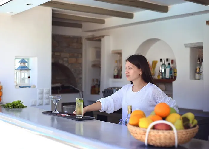 Island House 3* Mylopotas