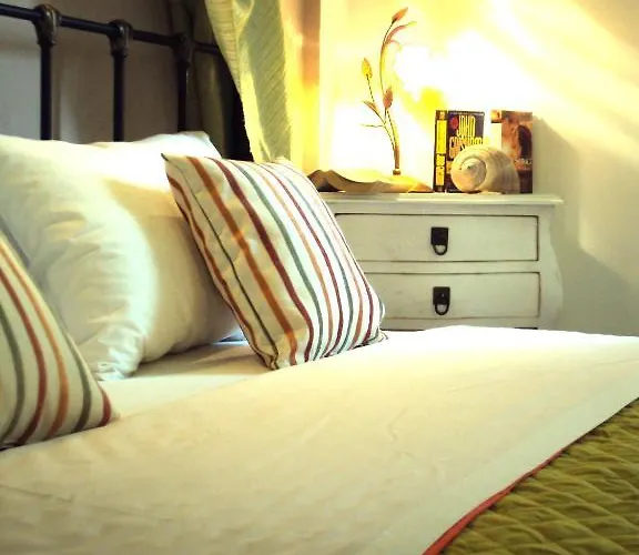 Island House Aparthotel