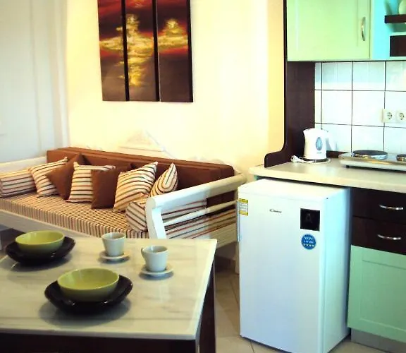 Aparthotel Island House 3*